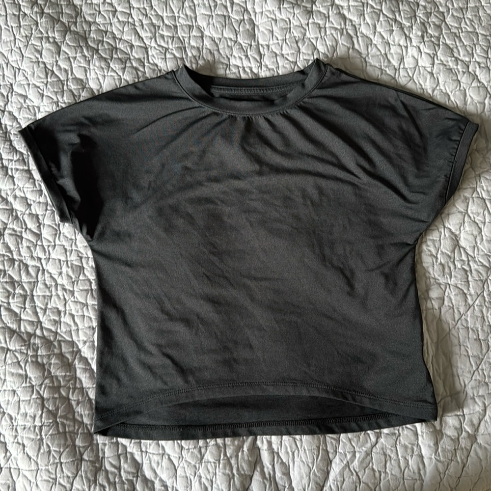 Runway black The Studio Tee size medium